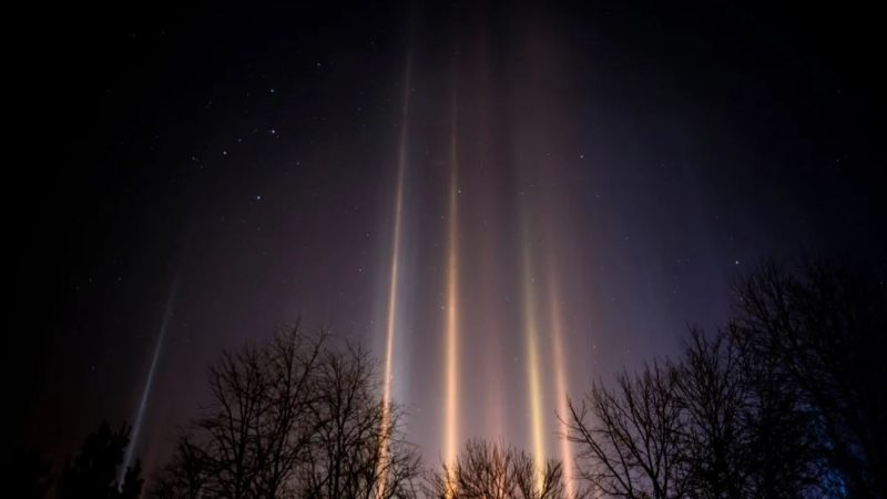 Sun pillar lights up the sky